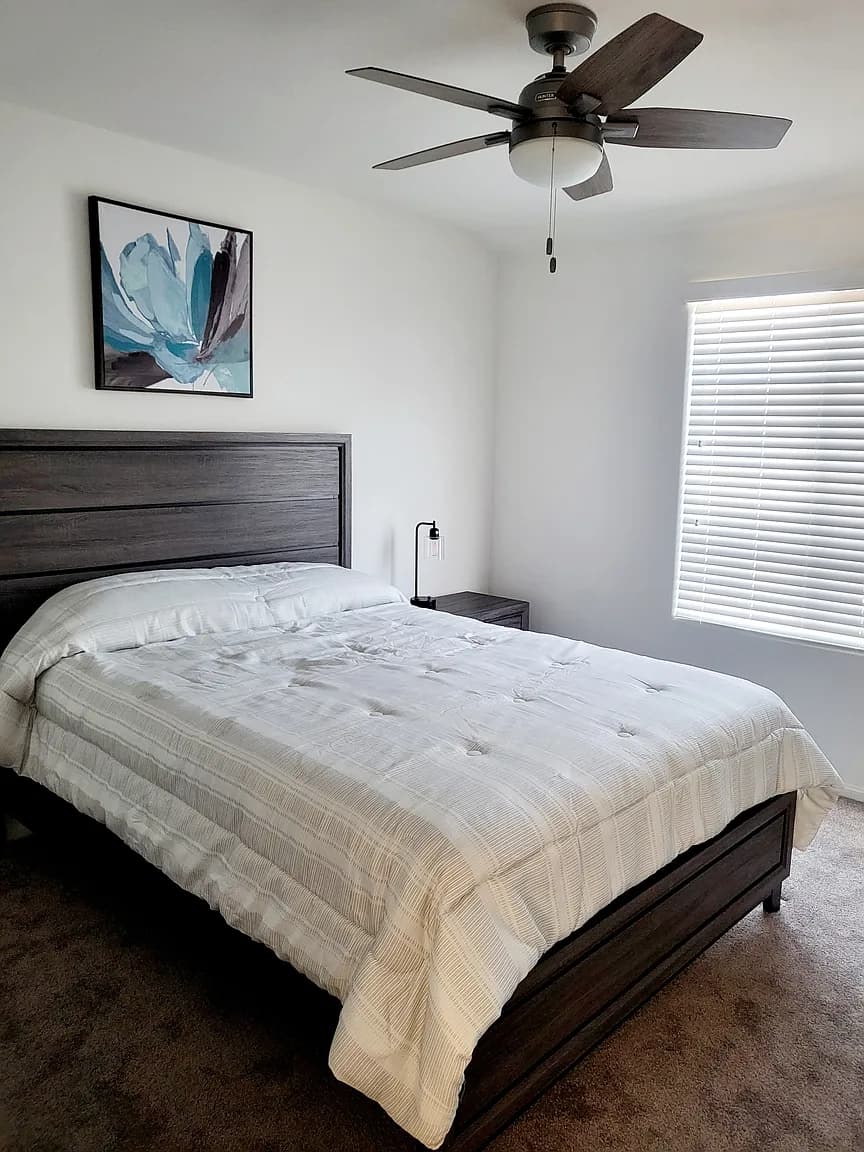 Bedroom or bath at 901 Almandine Pl — listing photo