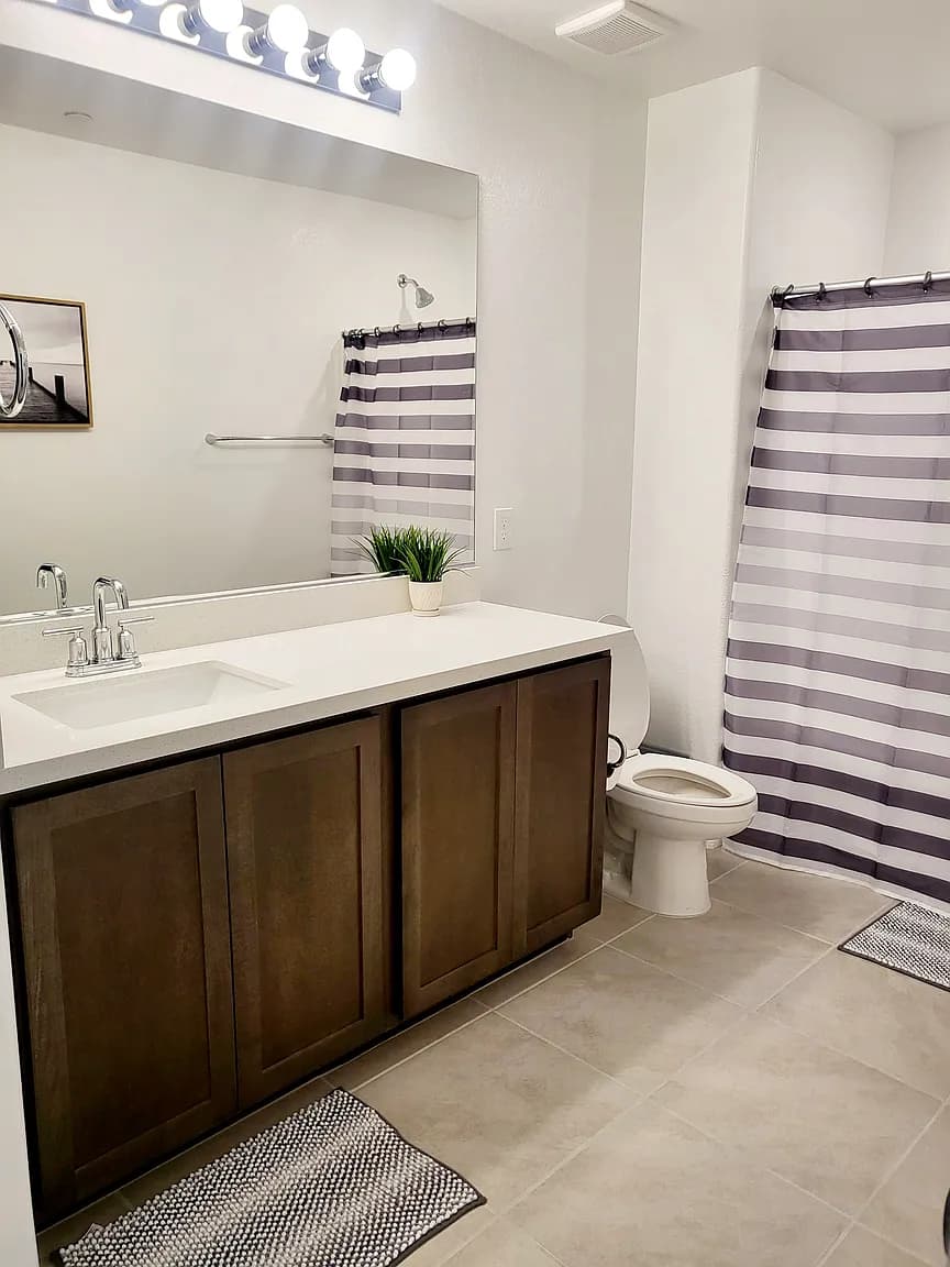 Townhome detail at 901 Almandine Pl — listing photo